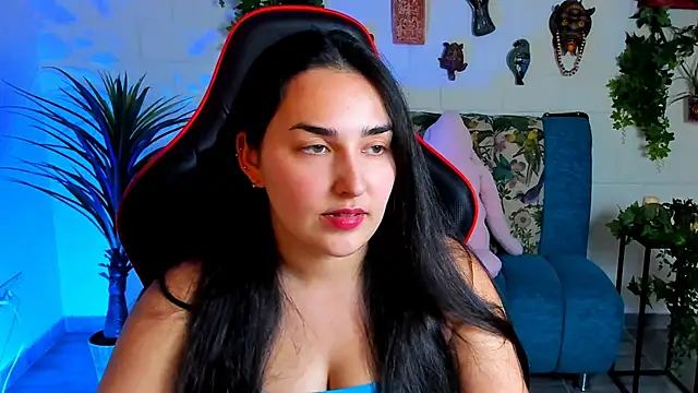 Snapshot of CeceliaJohnson chatting on 11, 3, 2025 CeceliaJohnson online show from 11, 3, 2025