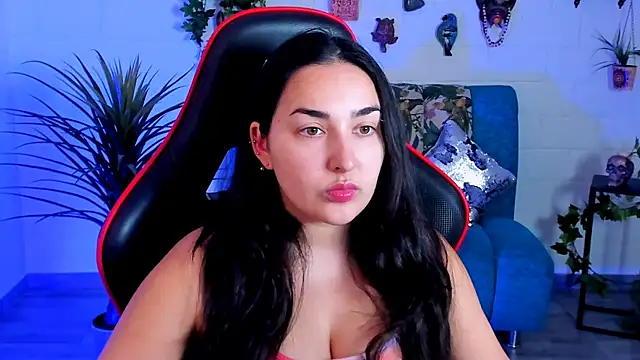 Snapshot of CeceliaJohnson chatting on 17, 10, 2025 CeceliaJohnson online show from 17, 10, 2025