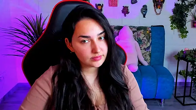 Snapshot of CeceliaJohnson chatting on 12, 3, 2025 CeceliaJohnson online show from 12, 3, 2025