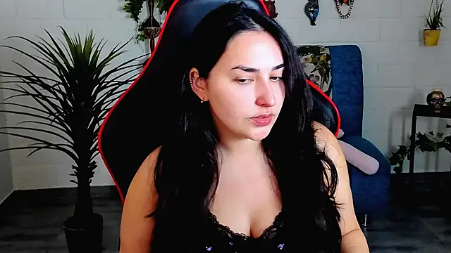 Snapshot of CeceliaJohnson chatting on 14, 11, 2025 CeceliaJohnson online show from 14, 11, 2025