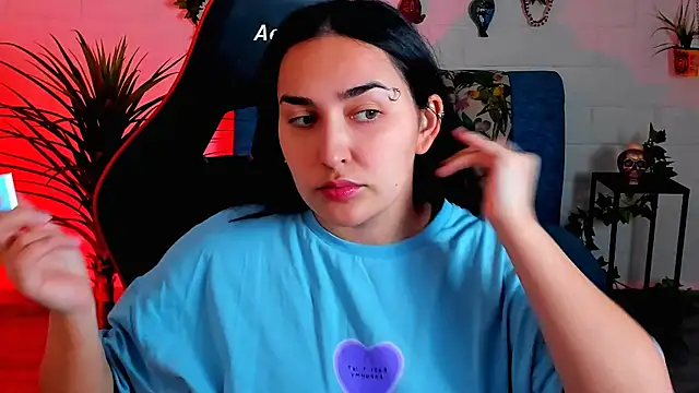 Snapshot of CeceliaJohnson chatting on 10, 10, 2025 CeceliaJohnson online show from 10, 10, 2025