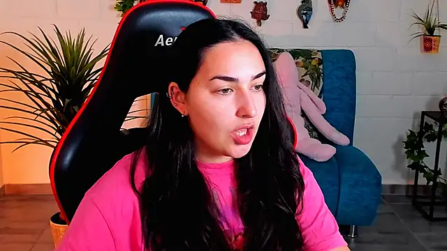 Snapshot of CeceliaJohnson chatting on 11, 10, 2025 CeceliaJohnson online show from 11, 10, 2025