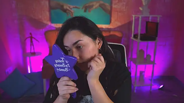 Snapshot of CeceliaJohnson chatting on 5, 11, 2025 CeceliaJohnson online show from 5, 11, 2025