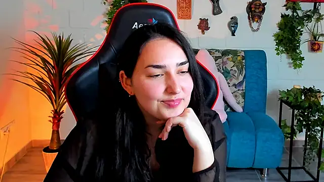 Snapshot of CeceliaJohnson chatting on 28, 2, 2025 CeceliaJohnson online show from 28, 2, 2025