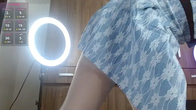 magenta maturr online show from 16, 11, 2025