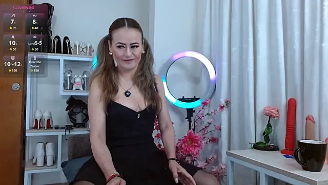 magenta maturr online show from 14, 9, 2025