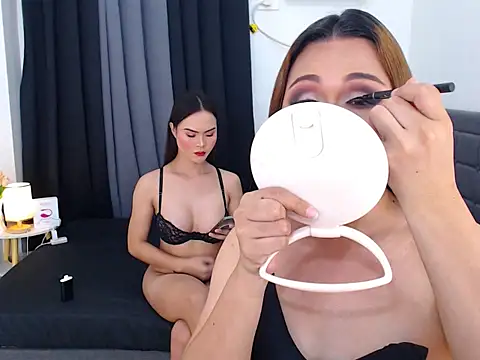 Snapshot of CarlaXFrancine chatting on 6, 6, 2026 CarlaXFrancine online show from 6, 6, 2026