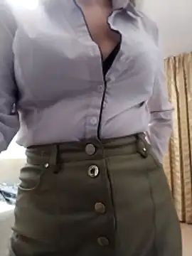 baby sweet girl  online show from 30, 3, 2026