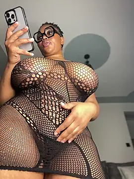 Snapshot of Hyra_Ari chatting on 21, 6, 2026 Hyra Ari online show from 21, 6, 2026