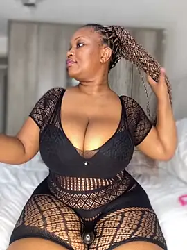 Snapshot of Hyra_Ari chatting on 5, 10, 2025 Hyra Ari online show from 5, 10, 2025