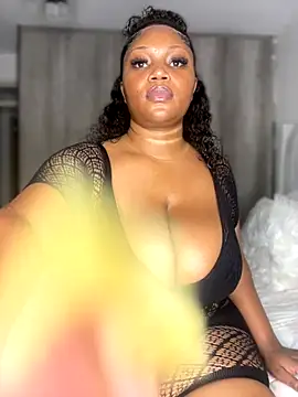 Snapshot of Hyra_Ari chatting on 4, 12, 2025 Hyra Ari online show from 4, 12, 2025