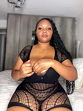 Snapshot of Hyra_Ari chatting on 28, 11, 2025 Hyra Ari online show from 28, 11, 2025