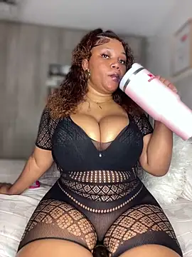 Hyra Ari online show from 18, 3, 2026