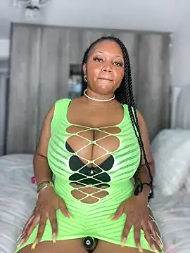 Snapshot of Hyra_Ari chatting on 16, 12, 2025 Hyra Ari online show from 16, 12, 2025