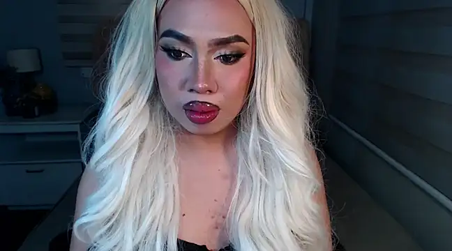 RebecaNextToYou online show from 28, 2, 2025