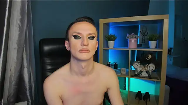 Cristal Connors online show from 22, 12, 2024