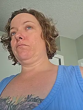 Snapshot of julimonroe chatting on 4, 6, 2026 julimonroe online show from 4, 6, 2026