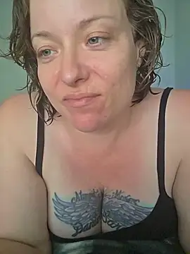 Snapshot of julimonroe chatting on 6, 6, 2026 julimonroe online show from 6, 6, 2026