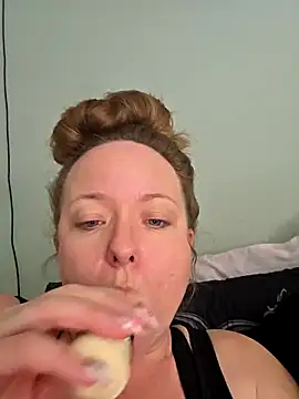 julimonroe online show from 11, 4, 2026