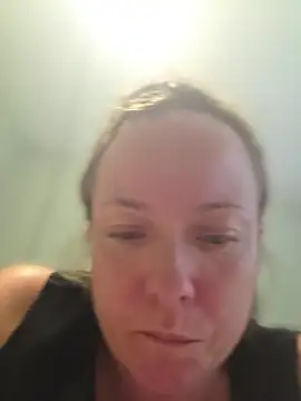 Snapshot of julimonroe chatting on 28, 6, 2026 julimonroe online show from 28, 6, 2026