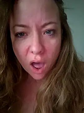 Snapshot of julimonroe chatting on 16, 2, 2026 julimonroe online show from 16, 2, 2026