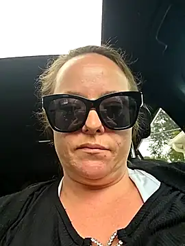 julimonroe online show from 7, 10, 2025