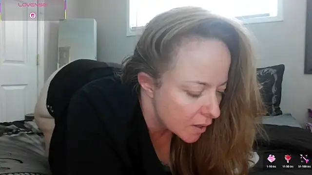 julimonroe online show from 11, 11, 2025