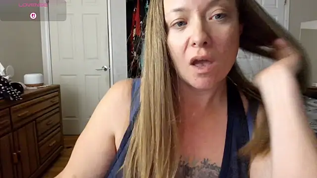 julimonroe online show from 4, 10, 2025