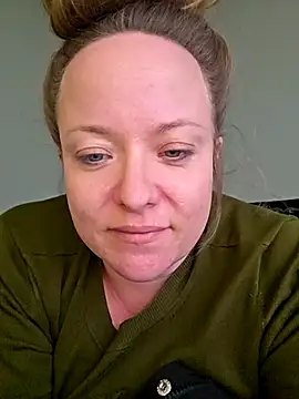 julimonroe online show from 15, 4, 2026