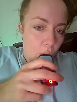 Snapshot of julimonroe chatting on 25, 2, 2026 julimonroe online show from 25, 2, 2026