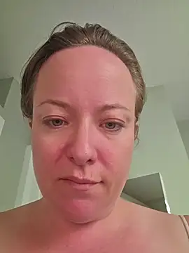 Snapshot of julimonroe chatting on 25, 6, 2026 julimonroe online show from 25, 6, 2026