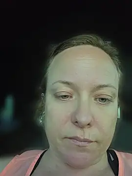 Snapshot of julimonroe chatting on 12, 7, 2026 julimonroe online show from 12, 7, 2026