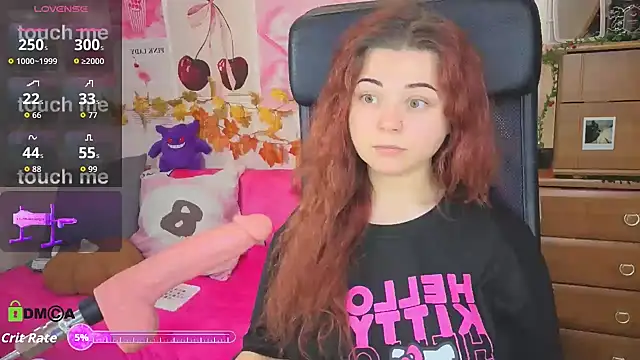 Snapshot of StellaMilla chatting on 3, 11, 2025 StellaMilla online show from 3, 11, 2025