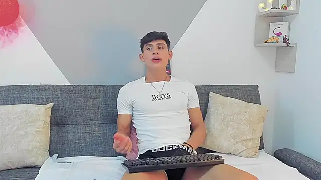 Snapshot of logan_thomas chatting on 18, 2, 2025 logan thomas online show from 18, 2, 2025