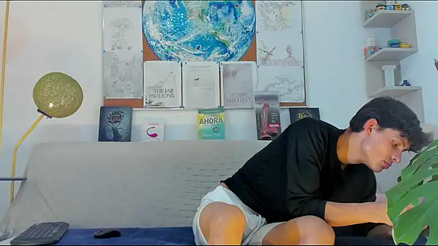 Snapshot of logan_thomas chatting on 14, 7, 2026 logan thomas online show from 14, 7, 2026