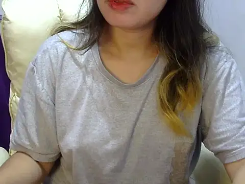    zurIII09  online show from 10, 10, 2025