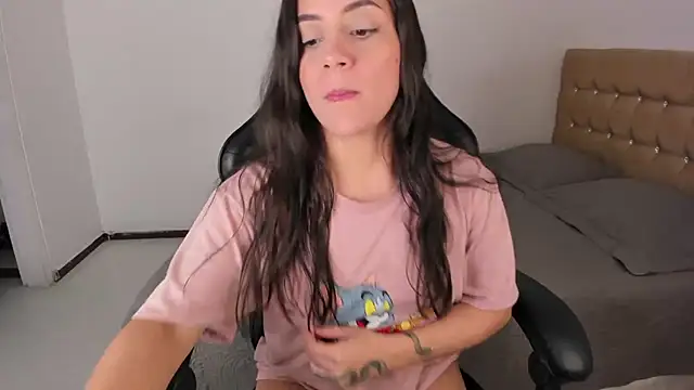 EmmaGrace1999 online show from 5, 5, 2026