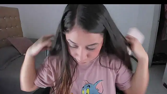 EmmaGrace1999 online show from 6, 12, 2024