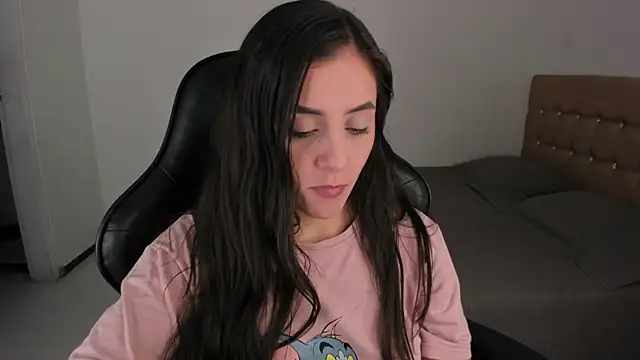 EmmaGrace1999 online show from 24, 5, 2026