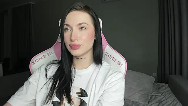 JenniferQueen11 online show from 16, 3, 2025