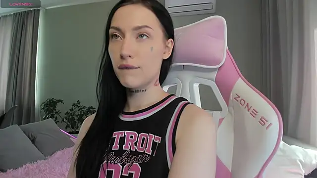 JenniferQueen11 online show from 30, 9, 2025