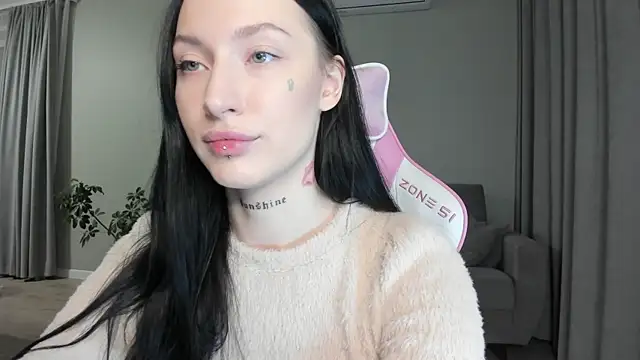 JenniferQueen11 online show from 17, 10, 2025