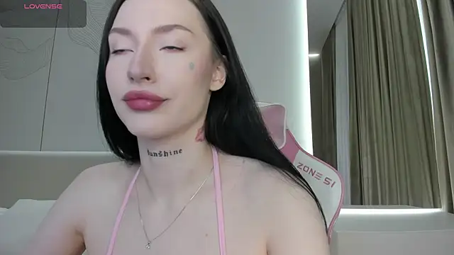 JenniferQueen11 online show from 27, 5, 2026