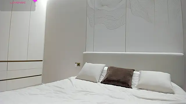 Snapshot of JenniferQueen11 chatting on 12, 2, 2026 JenniferQueen11 online show from 12, 2, 2026