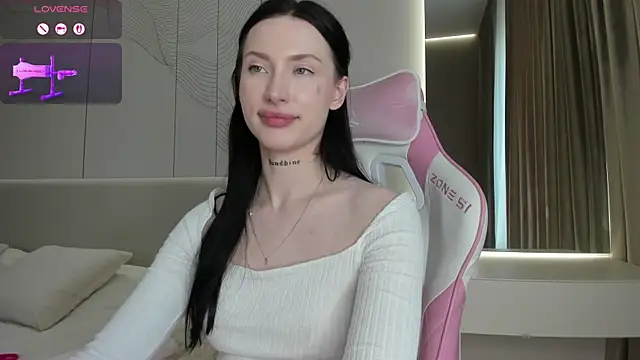 Snapshot of JenniferQueen11 chatting on 12, 7, 2026 JenniferQueen11 online show from 12, 7, 2026
