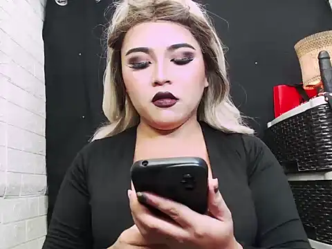 Snapshot of x12inchanaconda chatting on 4, 11, 2025 x12inchanaconda online show from 4, 11, 2025