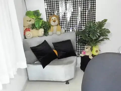 lorenitabella online show from 4, 12, 2025