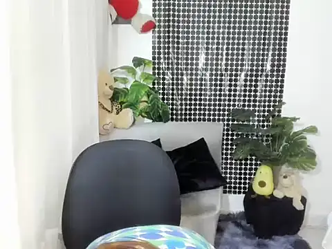 lorenitabella online show from 6, 11, 2025