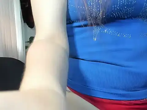 lorenitabella online show from 25, 10, 2025