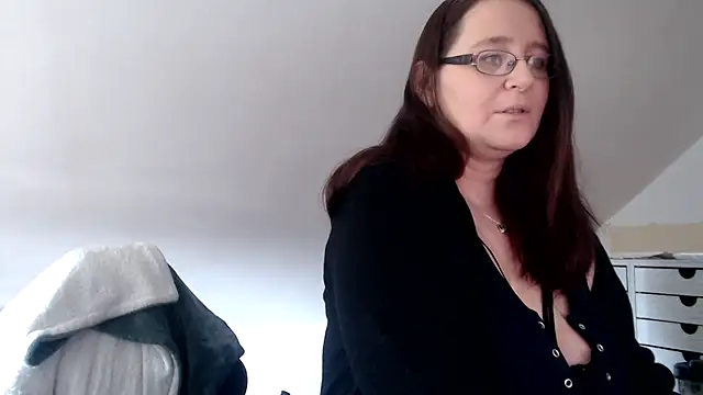 LeaLove86 online show from 8, 3, 2025